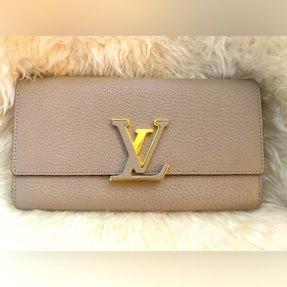Authentic Louis Vuitton Taurillon Leather Capucines Wallet Beige Tan Women